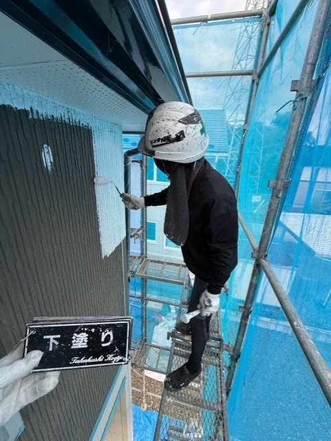 外壁下塗り作業