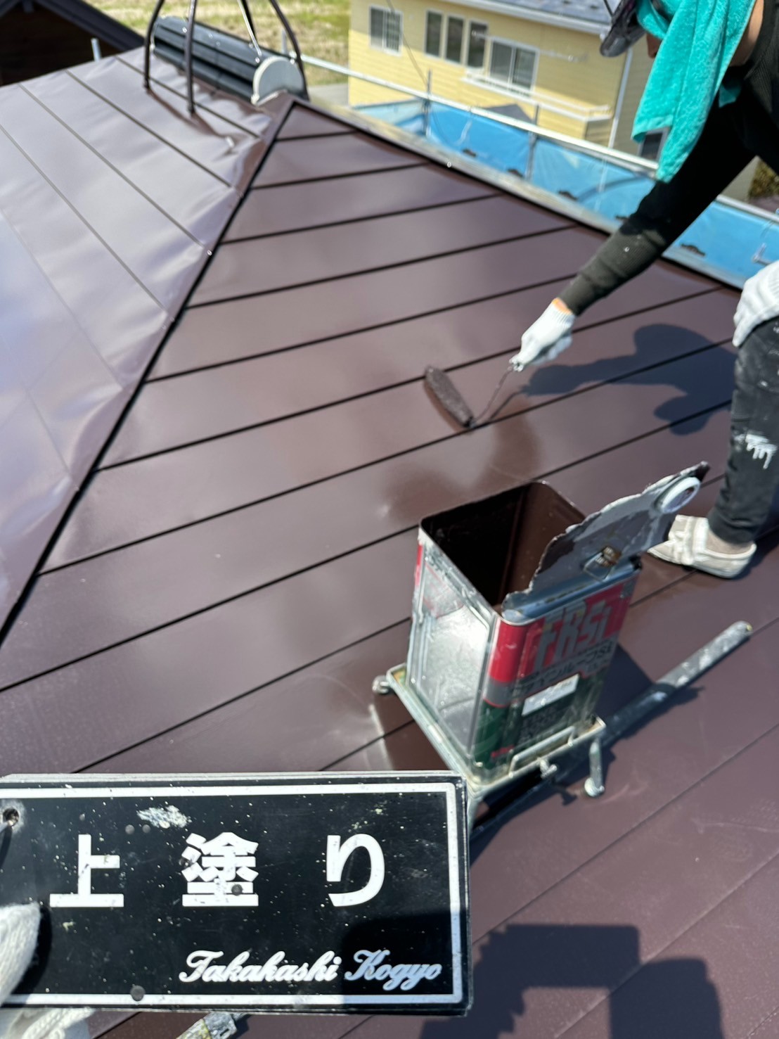 屋根上塗り