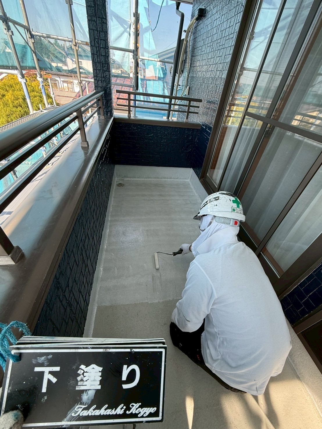 母屋ベランダ床下塗り作業