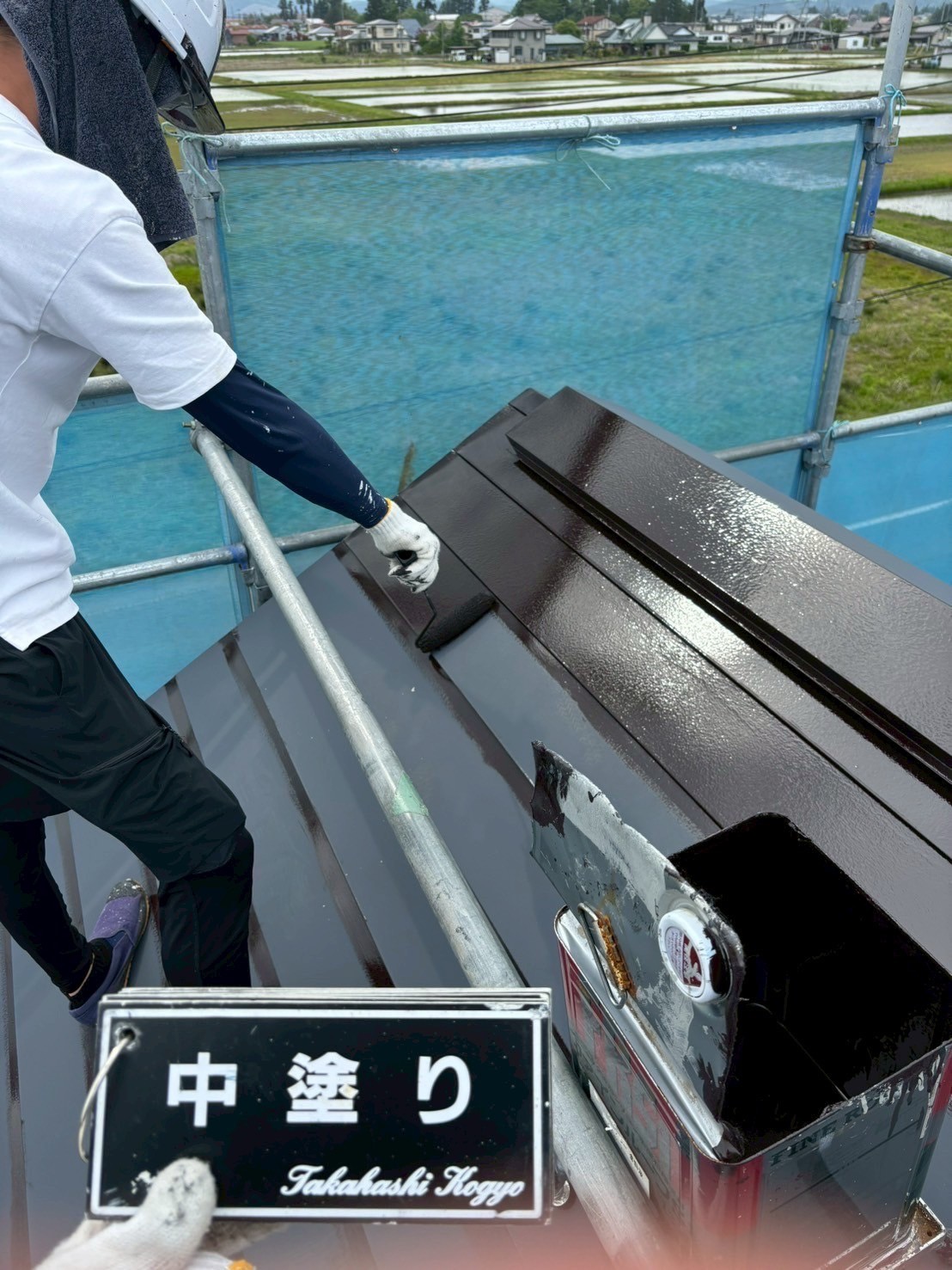 屋根中塗り作業