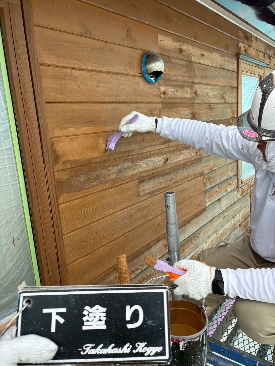 木部外壁下塗り作業