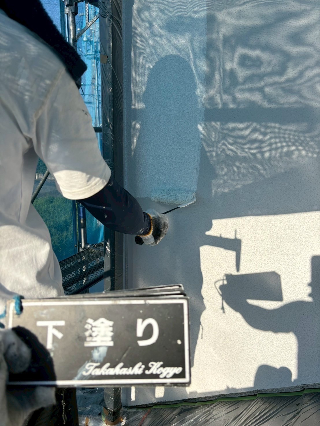外壁下塗り作業