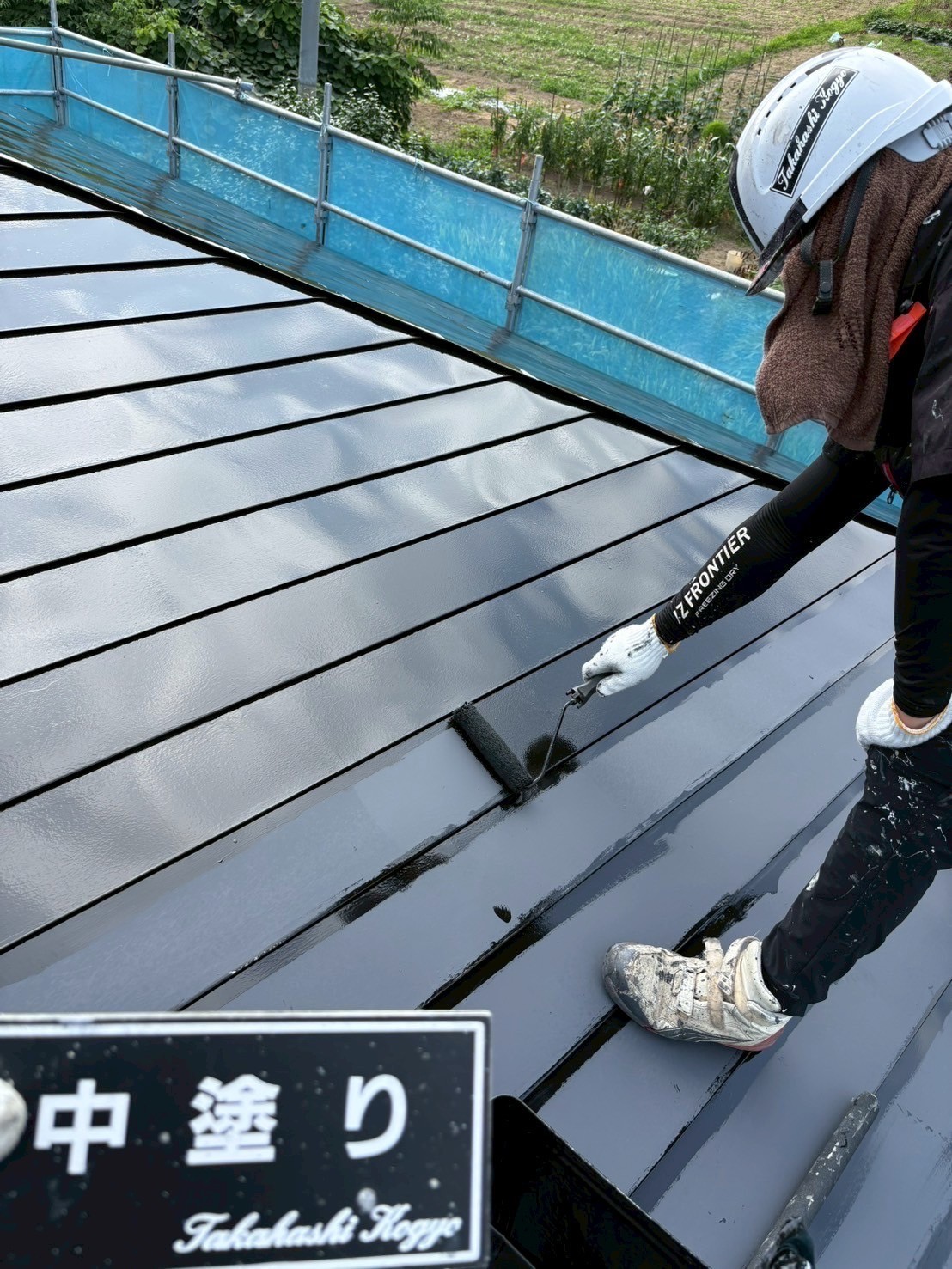 屋根中塗り作業